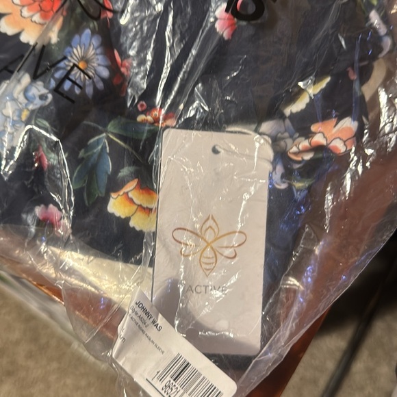 Johnny Was Bee Active Elsa Ruched Floral Long-Sleeve Top - Picture 7 of 8